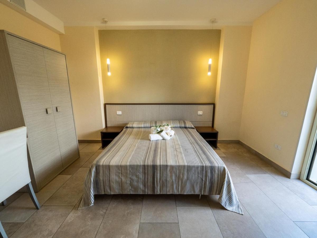 كوريليانو كالابرو B&B Villa Lisa المظهر الخارجي الصورة