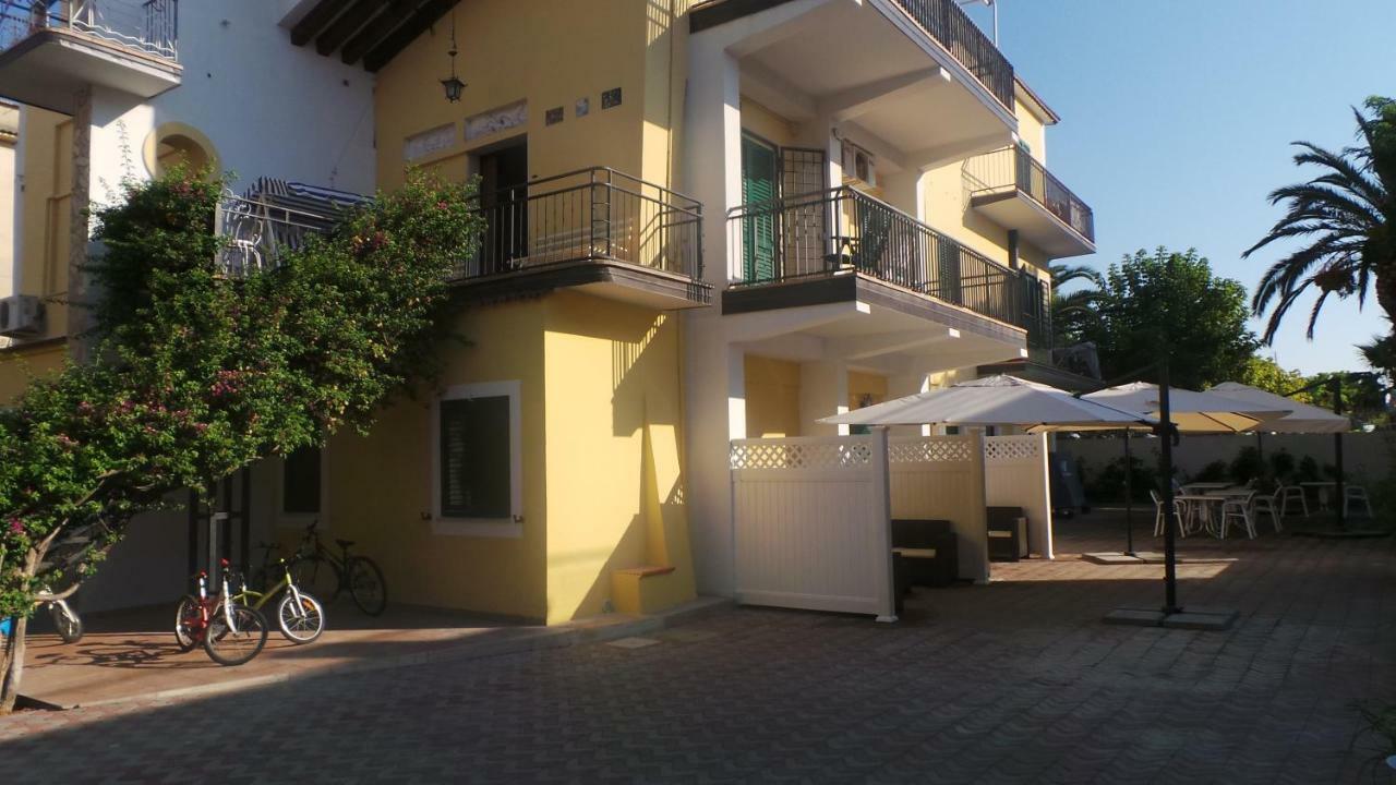 كوريليانو كالابرو B&B Villa Lisa المظهر الخارجي الصورة